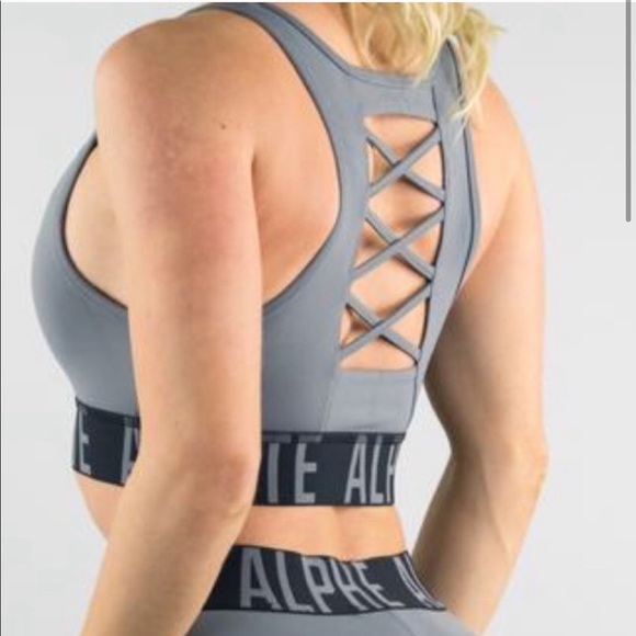 Alphalete Other - Alphalete Criss Cross Sports Bra
